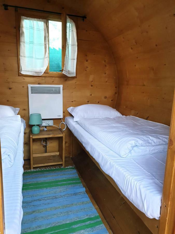 Zozo Hostel Брашов Экстерьер фото