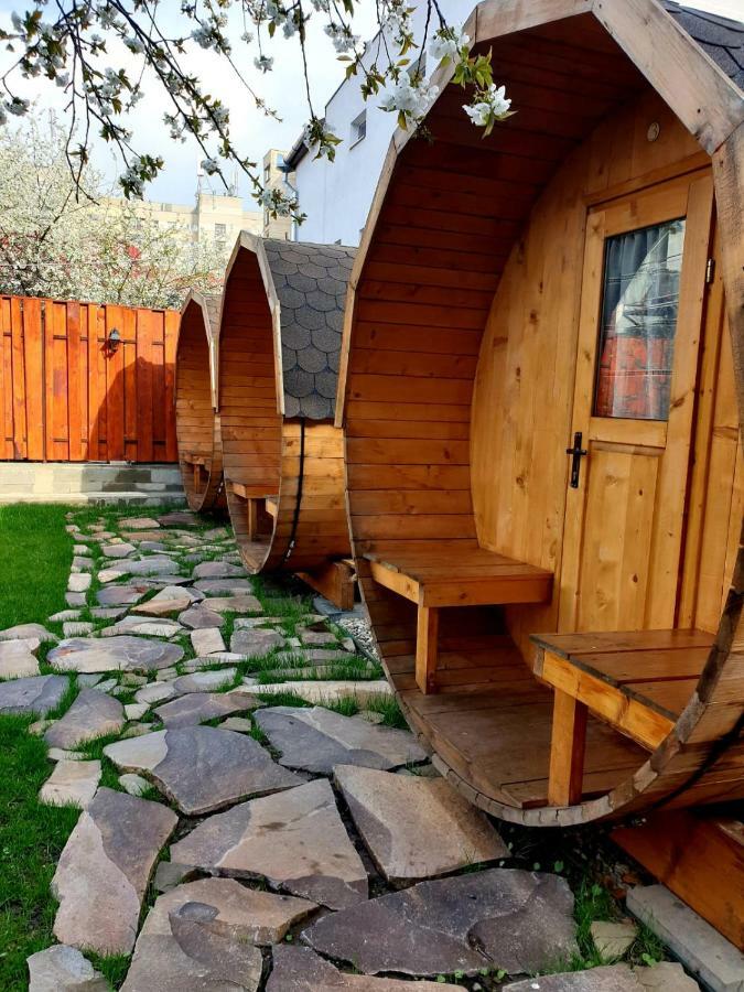 Zozo Hostel Брашов Экстерьер фото