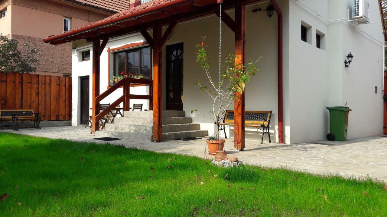 Zozo Hostel Брашов Экстерьер фото