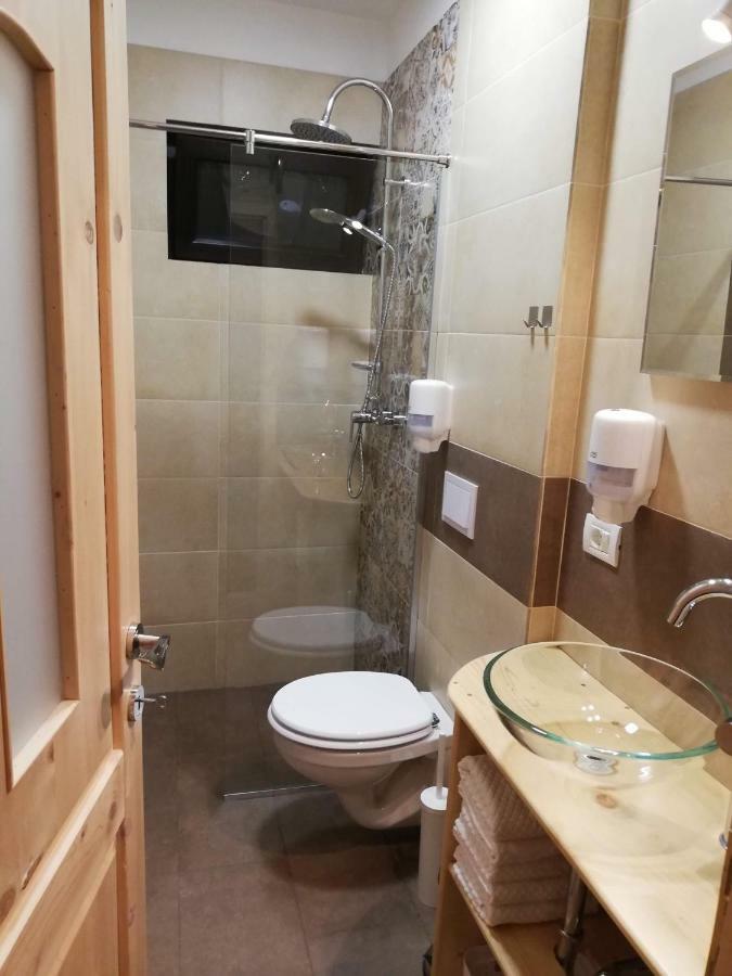 Zozo Hostel Брашов Экстерьер фото