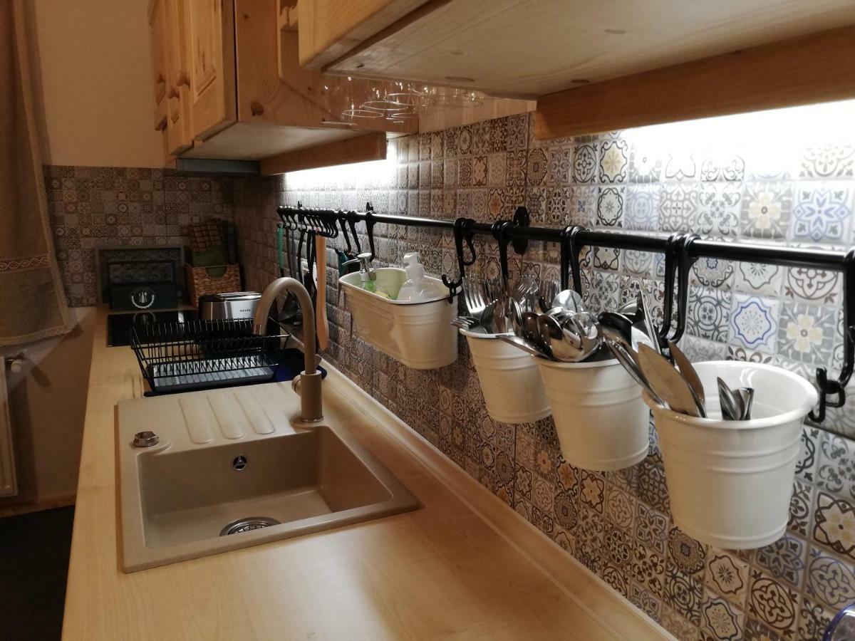 Zozo Hostel Брашов Экстерьер фото