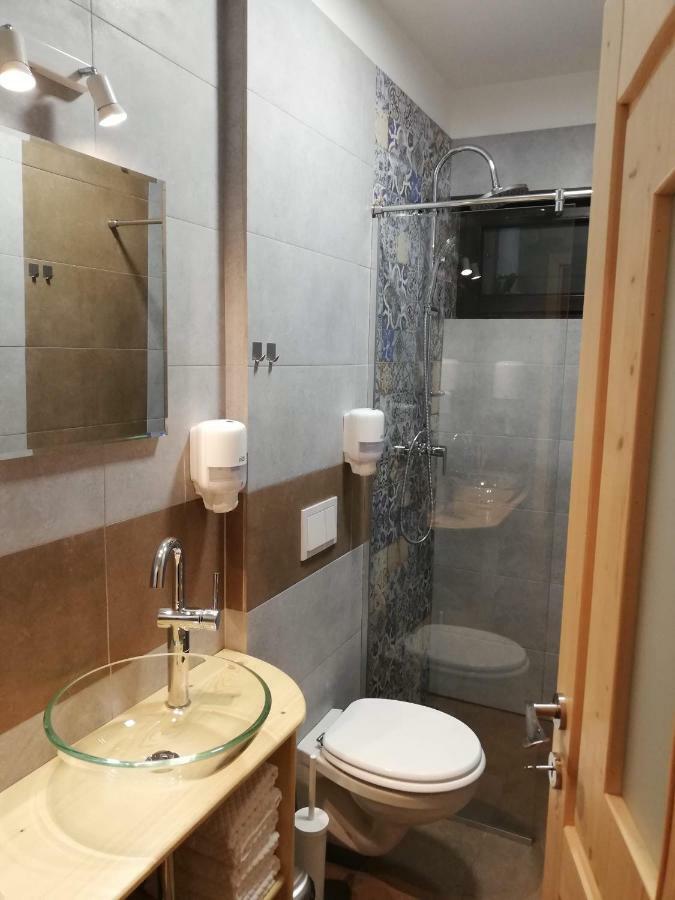 Zozo Hostel Брашов Экстерьер фото