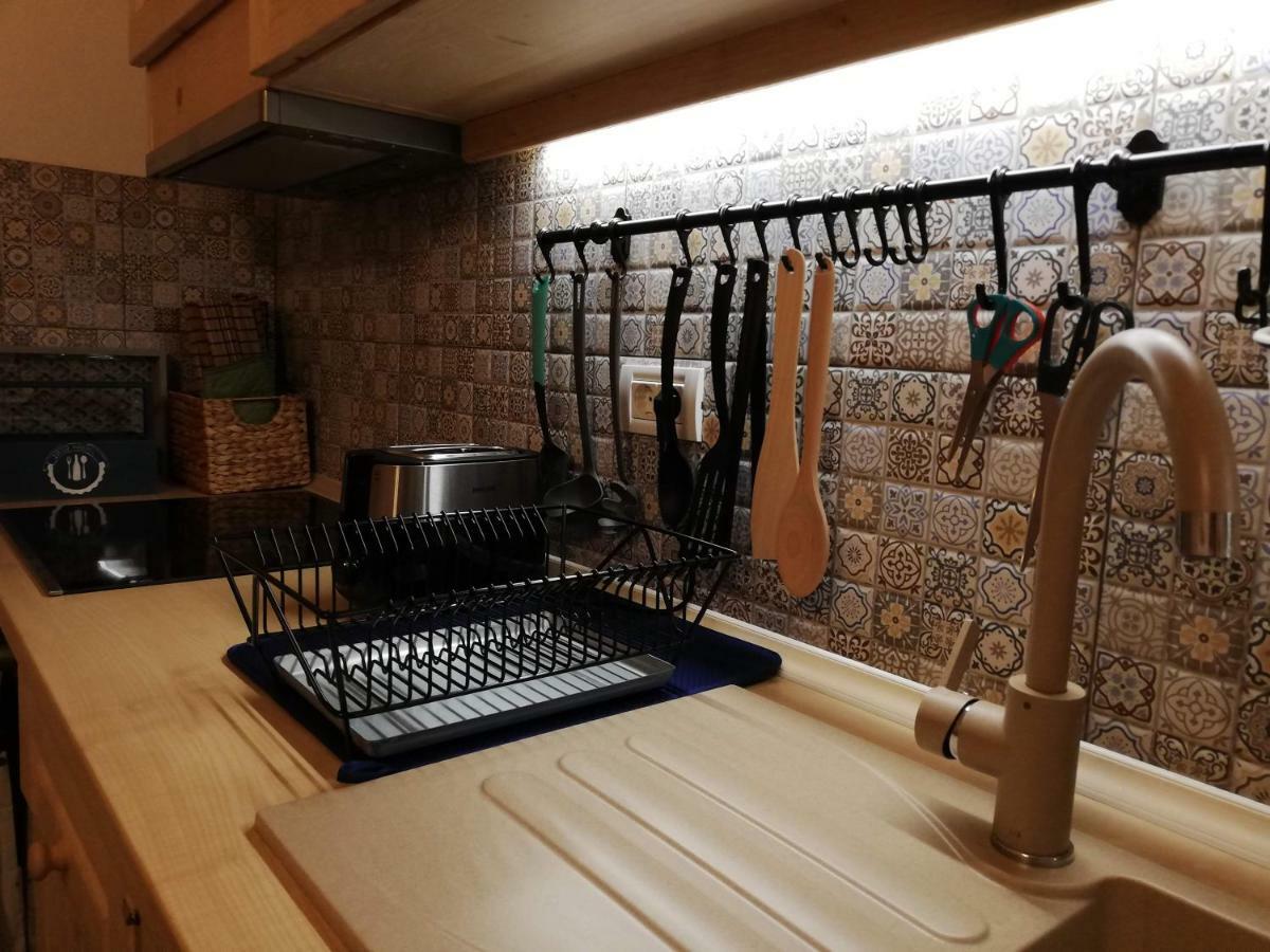 Zozo Hostel Брашов Экстерьер фото