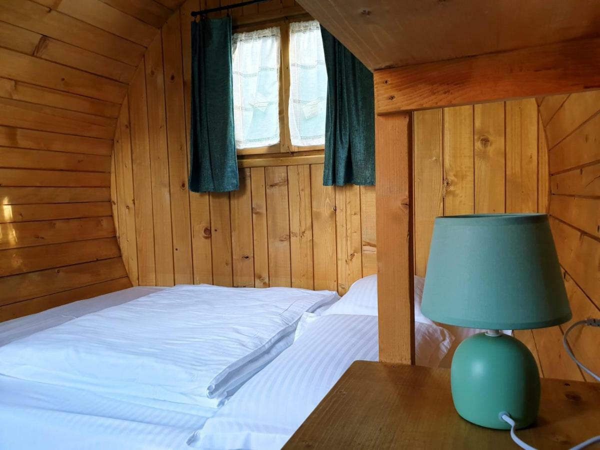 Zozo Hostel Брашов Экстерьер фото