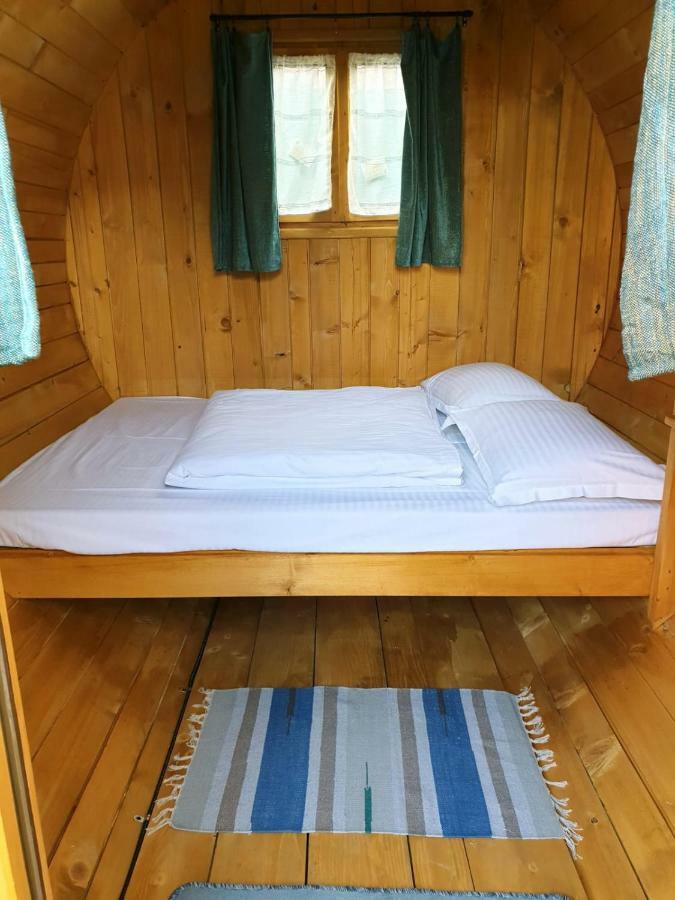 Zozo Hostel Брашов Экстерьер фото